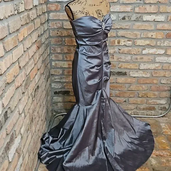Xscape by Joanna Chen Pewter Ruched Gown - Bejeweled - Size 12 - Mermaidcore - Picture 5 of 13